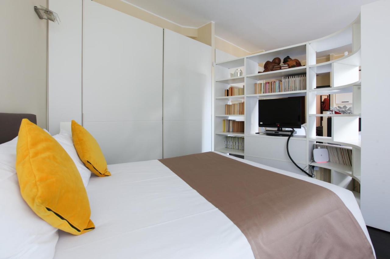 One-Bedroom Apartment Balcony via Disciplini 5